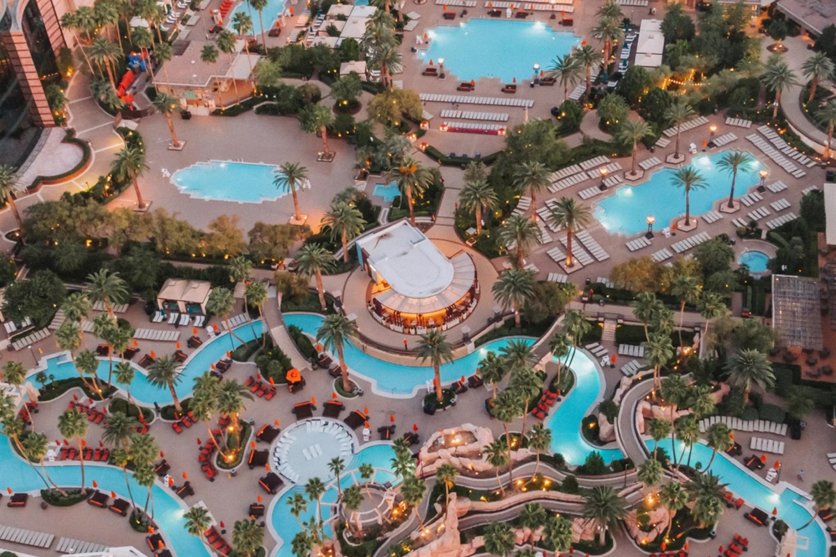 Adults & Kids alike love letting the days float away as they coast along the Lazy River! 🏊