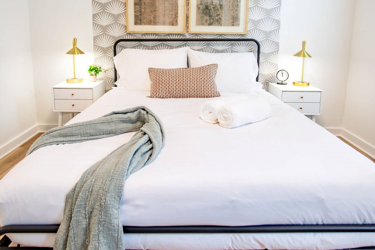 Bed details