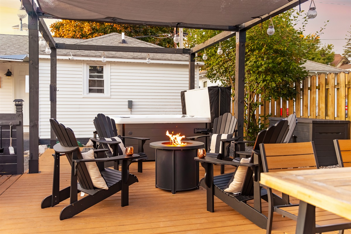 Fire pit, Grill and Hot Tub