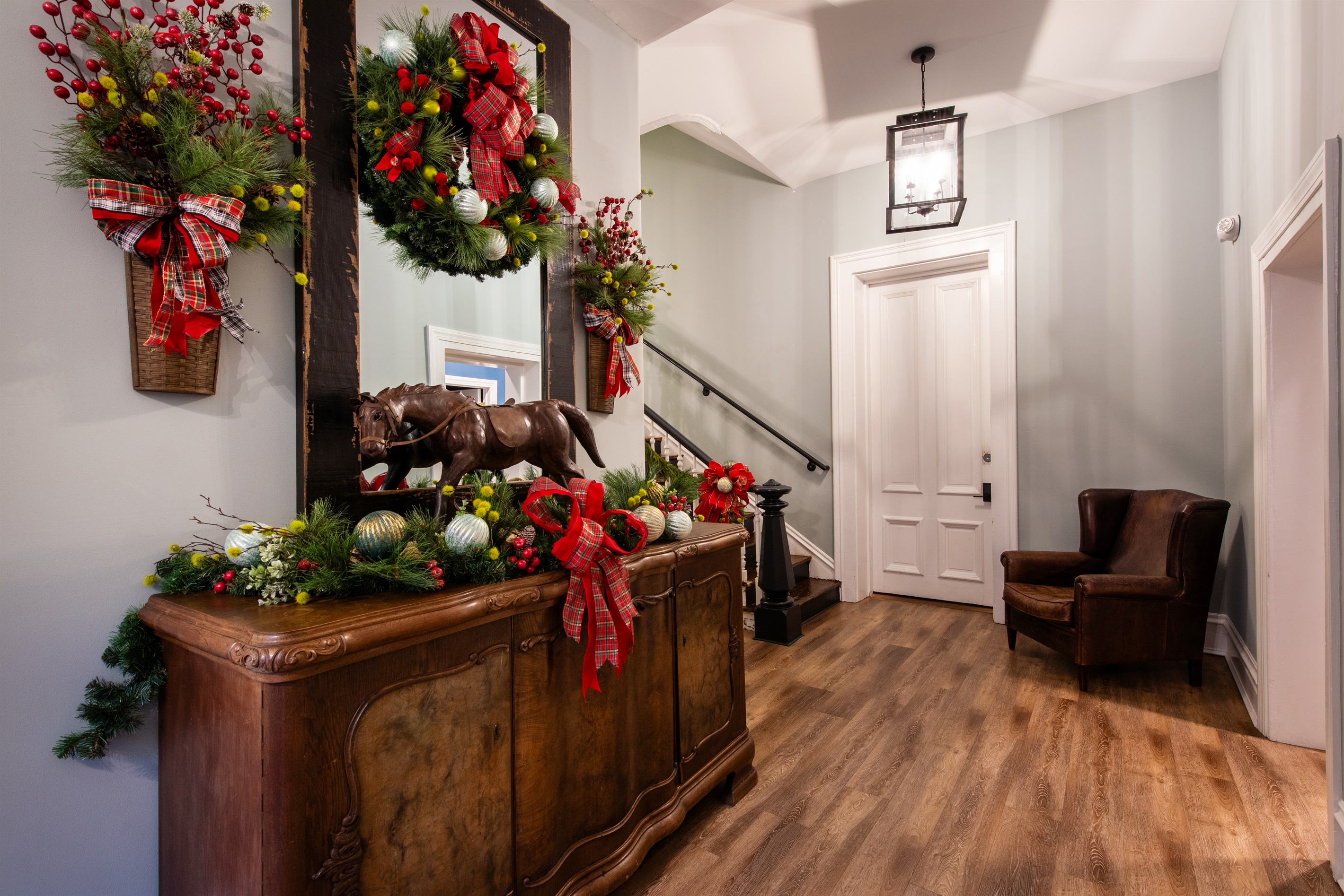 Discover the warmth of the holidays at the Woodford Hotel. #SeasonalGetaway