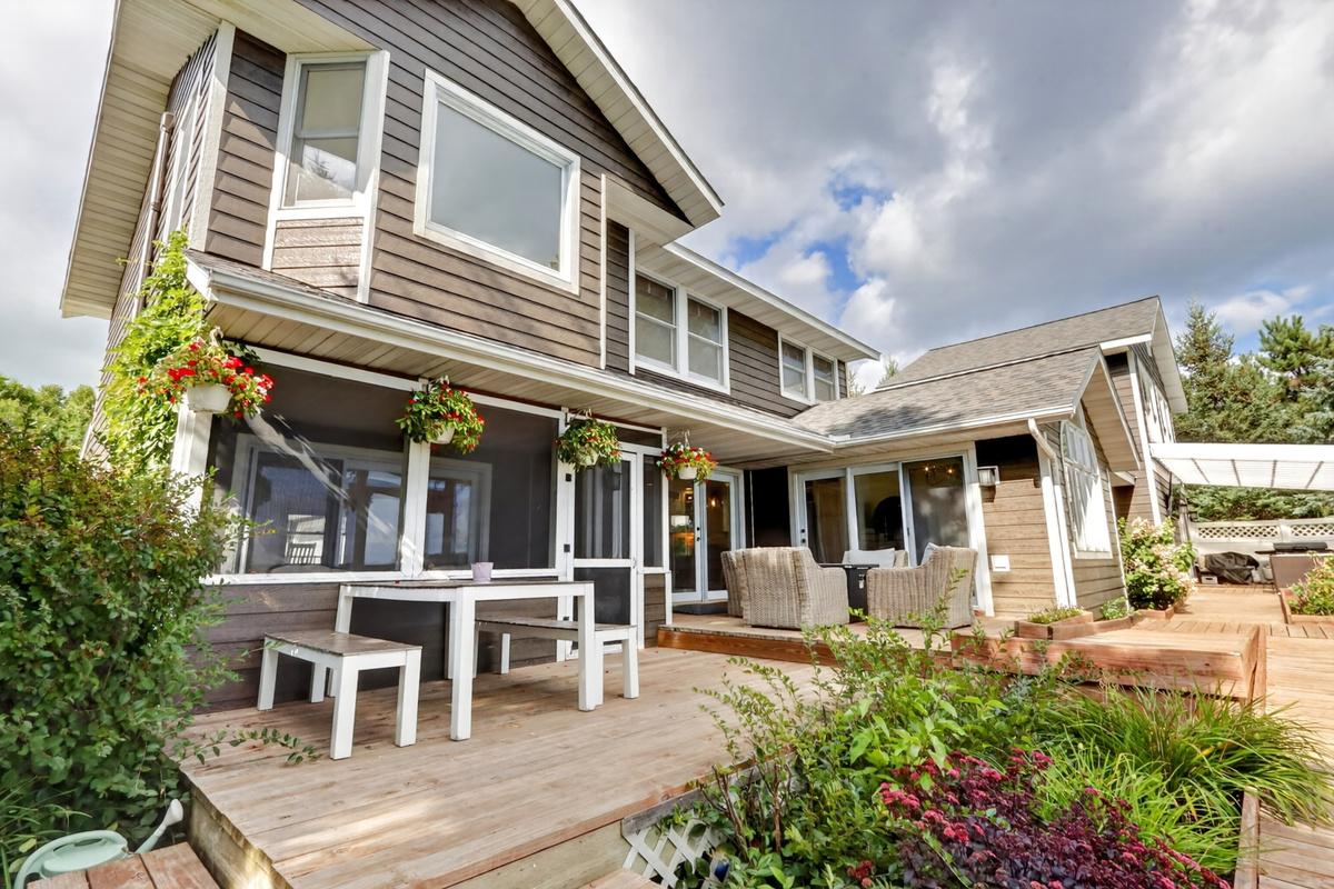 Deck