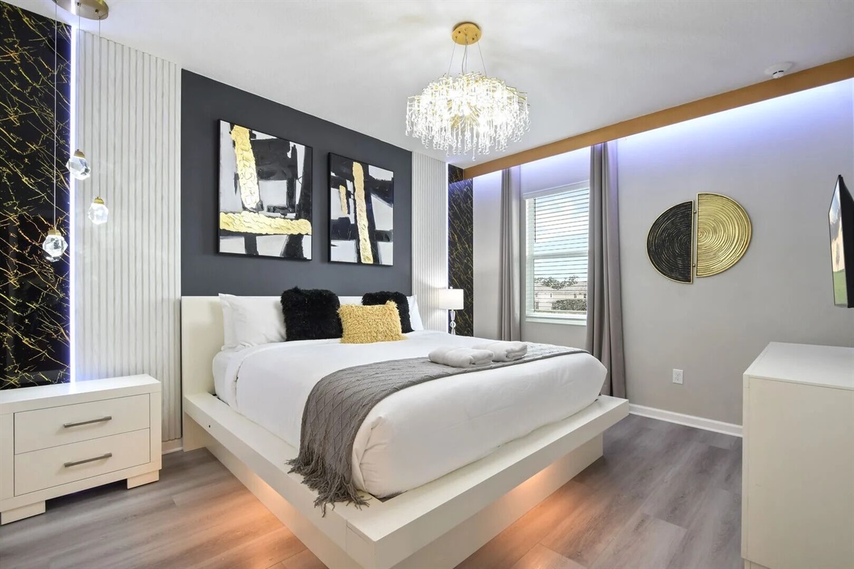 Indulge in opulence: Your personal sanctuary of luxury and comfort - King Bedroom