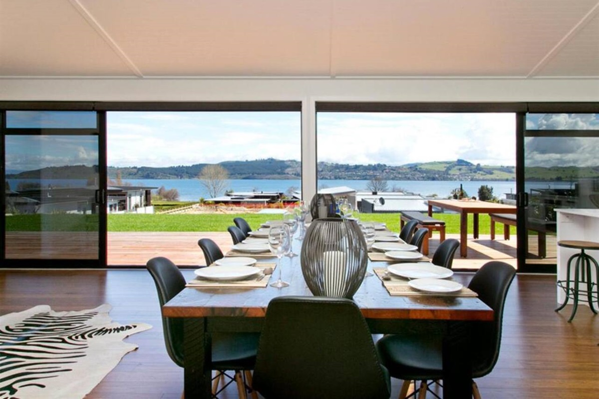 10 Seater Solid Dinning Table 