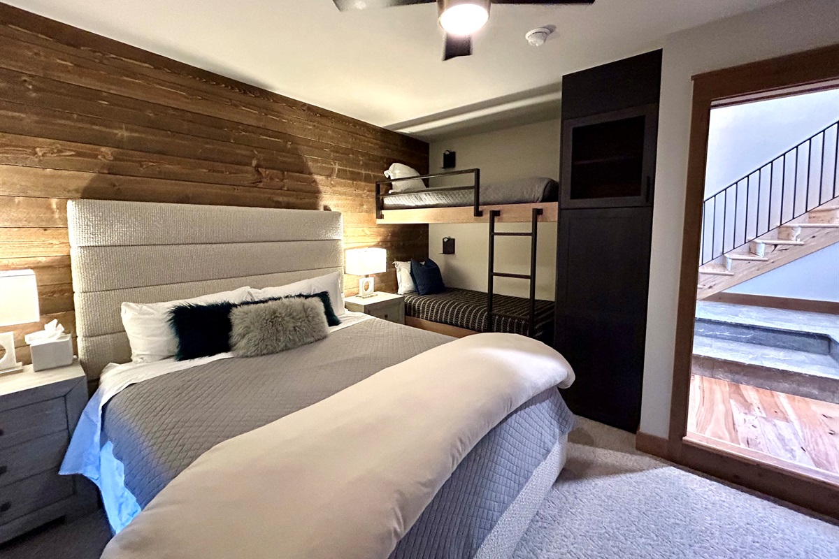 Main Floor Cali King and Twin Bunks