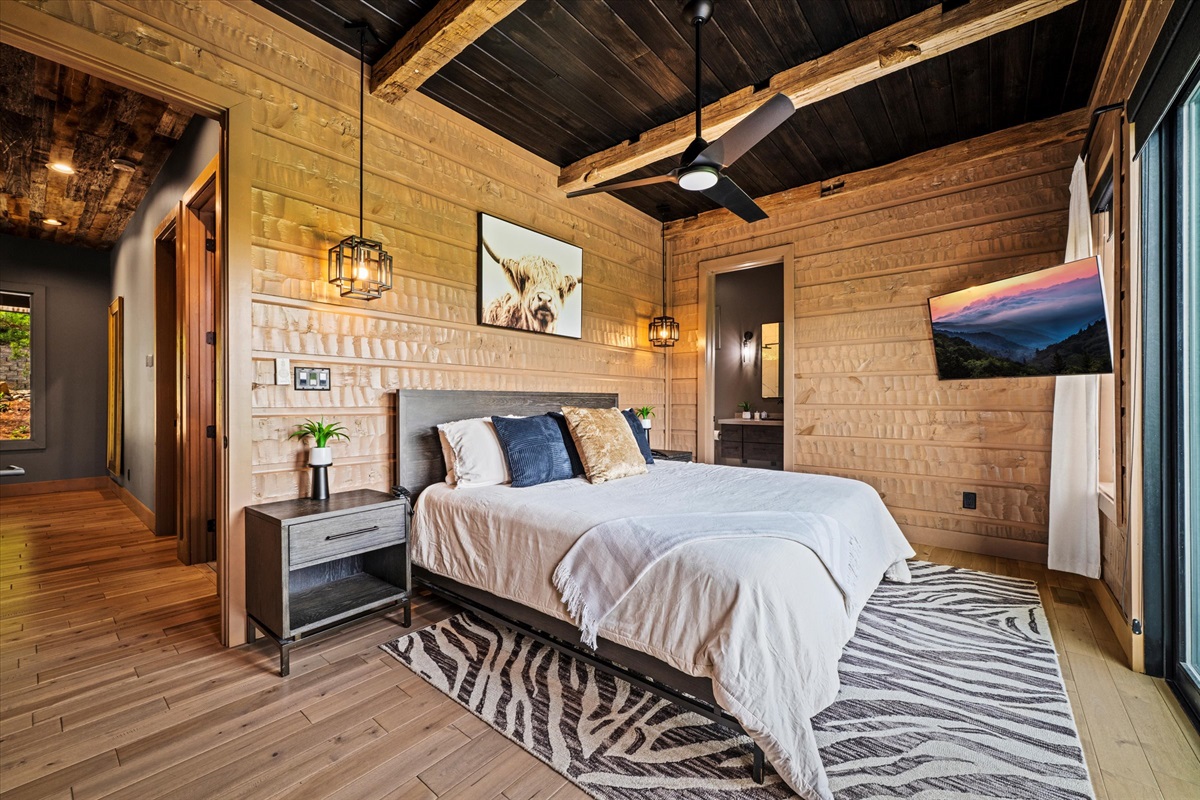 King Bedroom 2