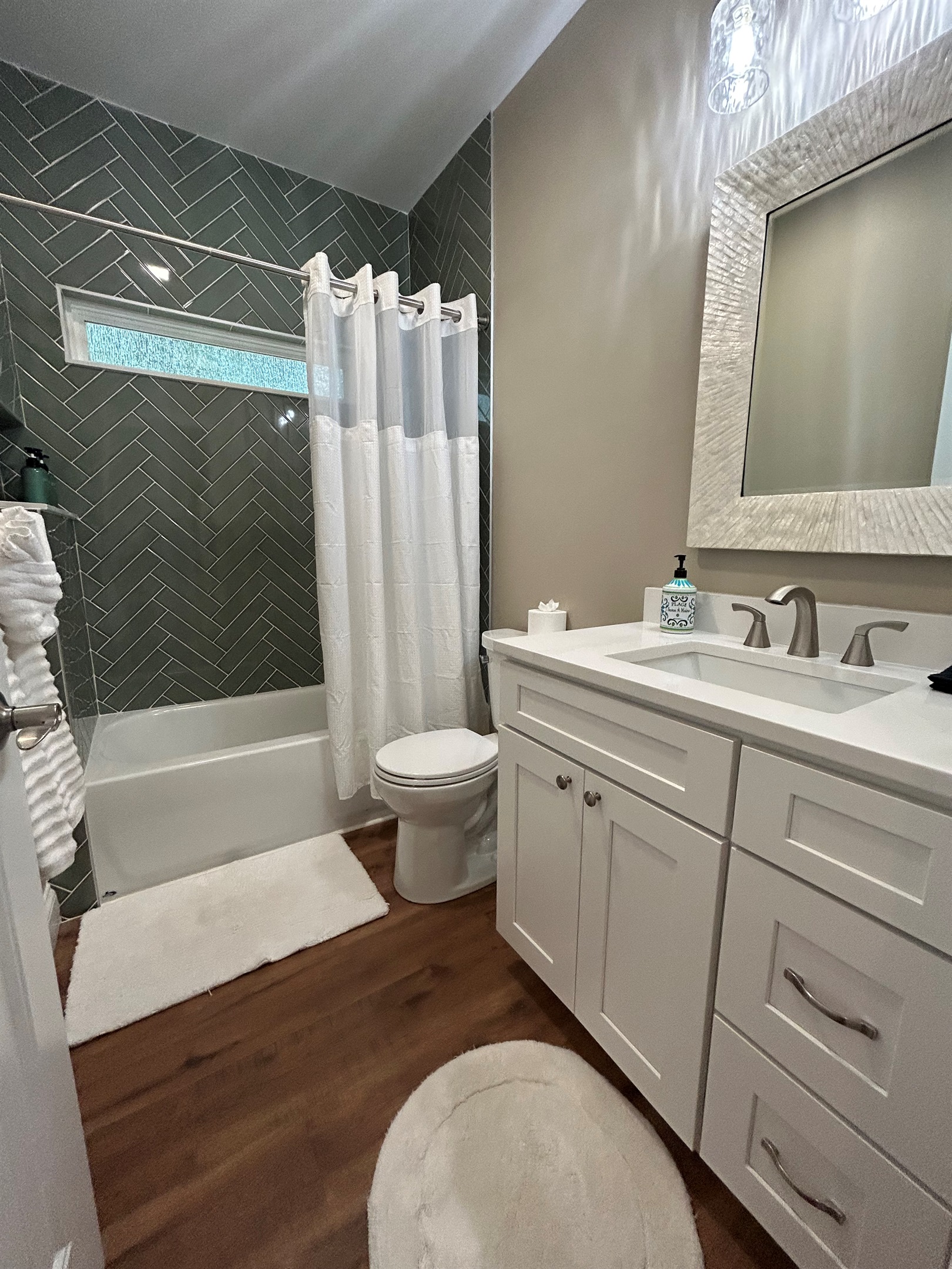 Full sized bath including tub