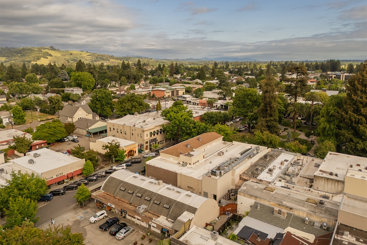 Aerial view of Healdsburg plaza, steps away from the Cottage