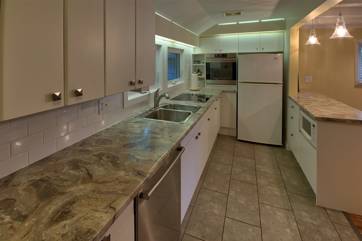 b0de1521f3da4a2589d462cd279f8611 Large