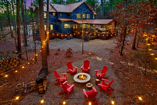 Welcome to Grand Gatherings — your Broken Bow retreat.