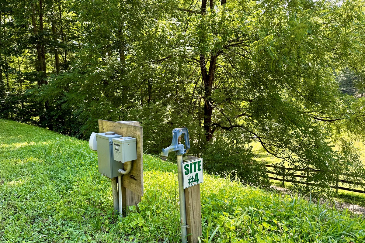 Your grassy mountain retreat with 50-amp hookups.