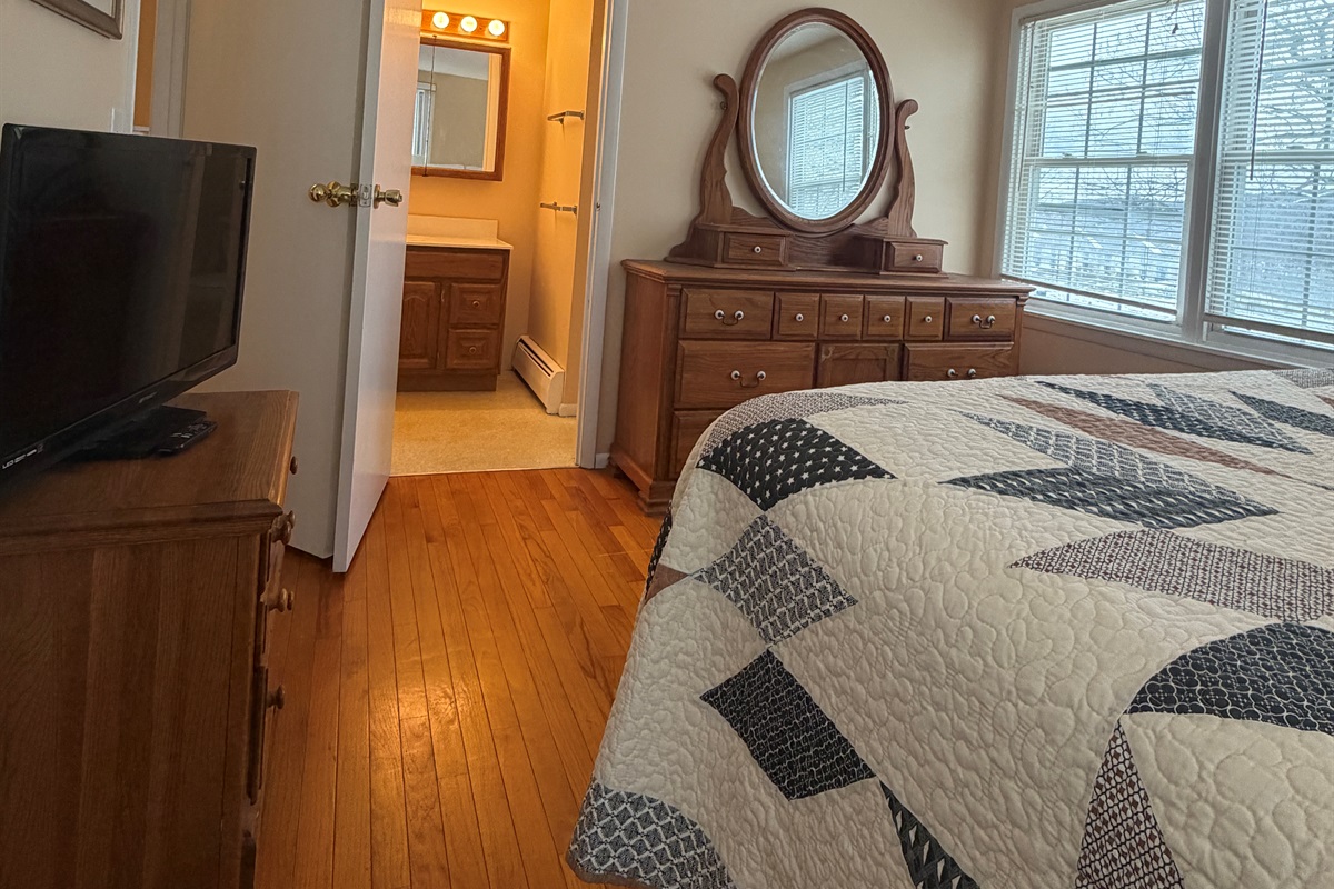 2nd floor Queen #1 with ensuite