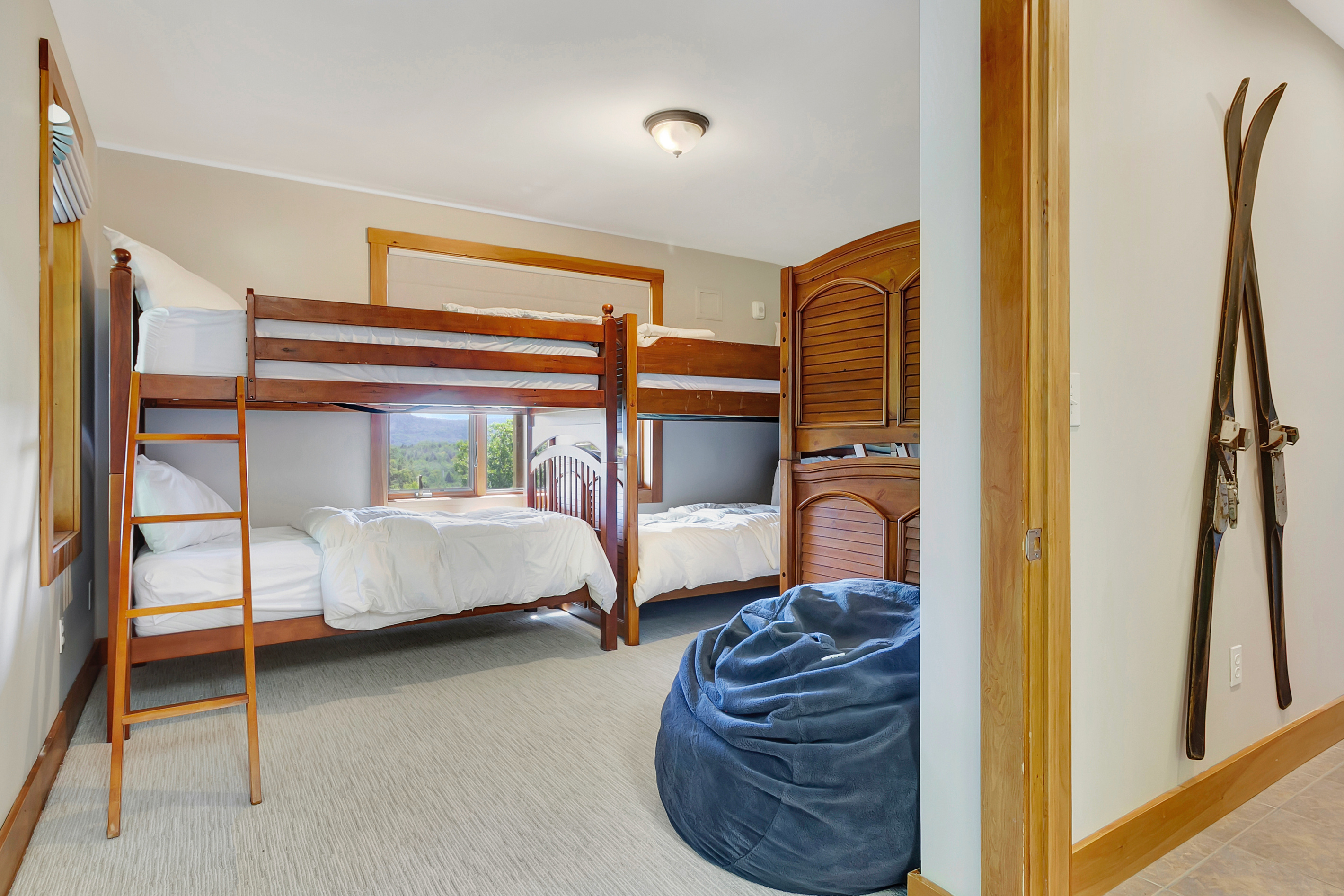 Bunk room with 6 twins