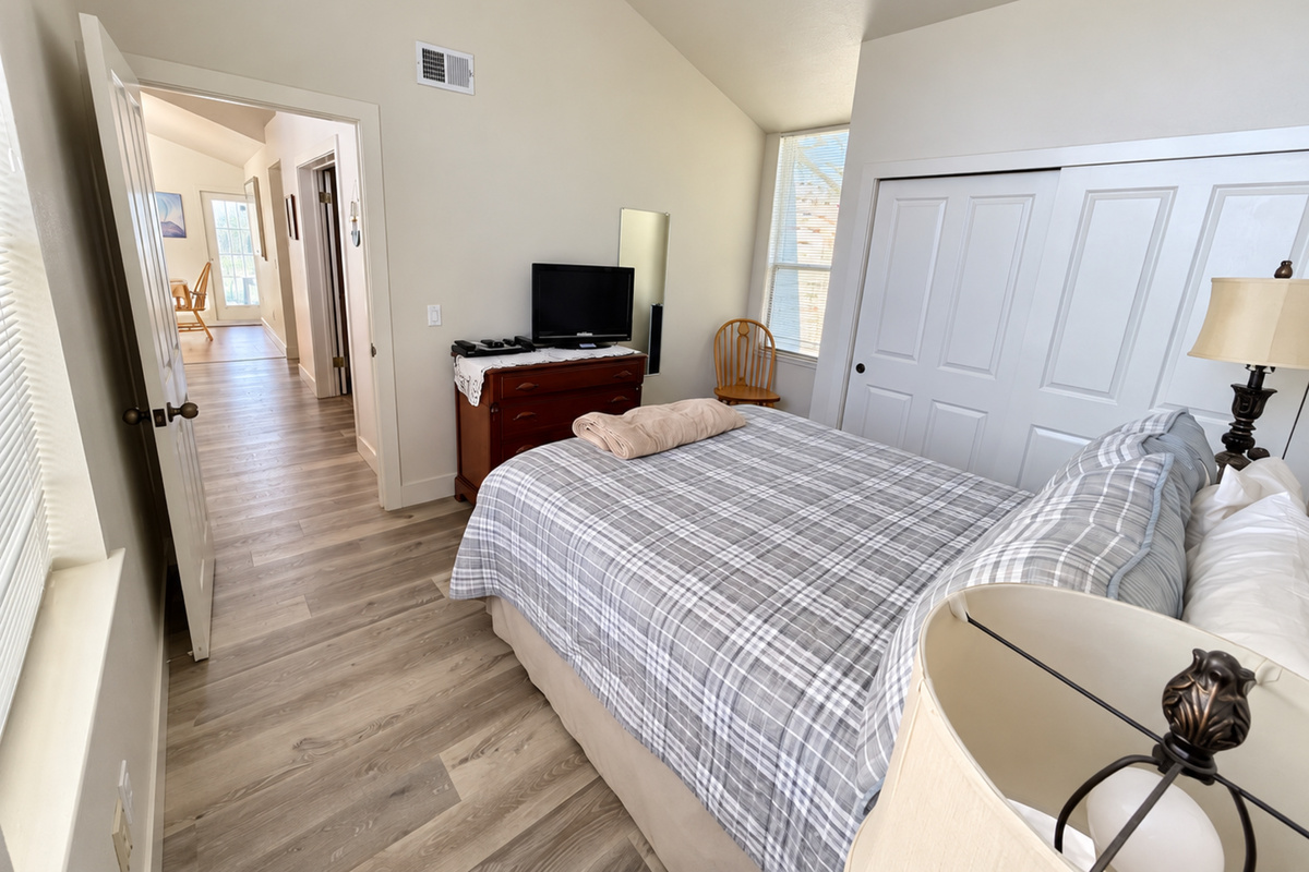 Guest Bedroom #3 with Queen bed