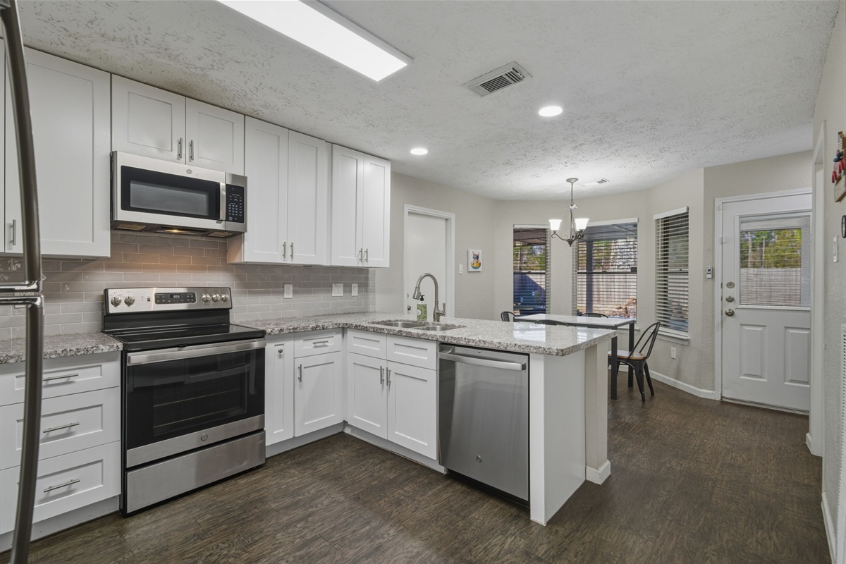 Cook, connect, and create memories in this fully equipped kitchen.