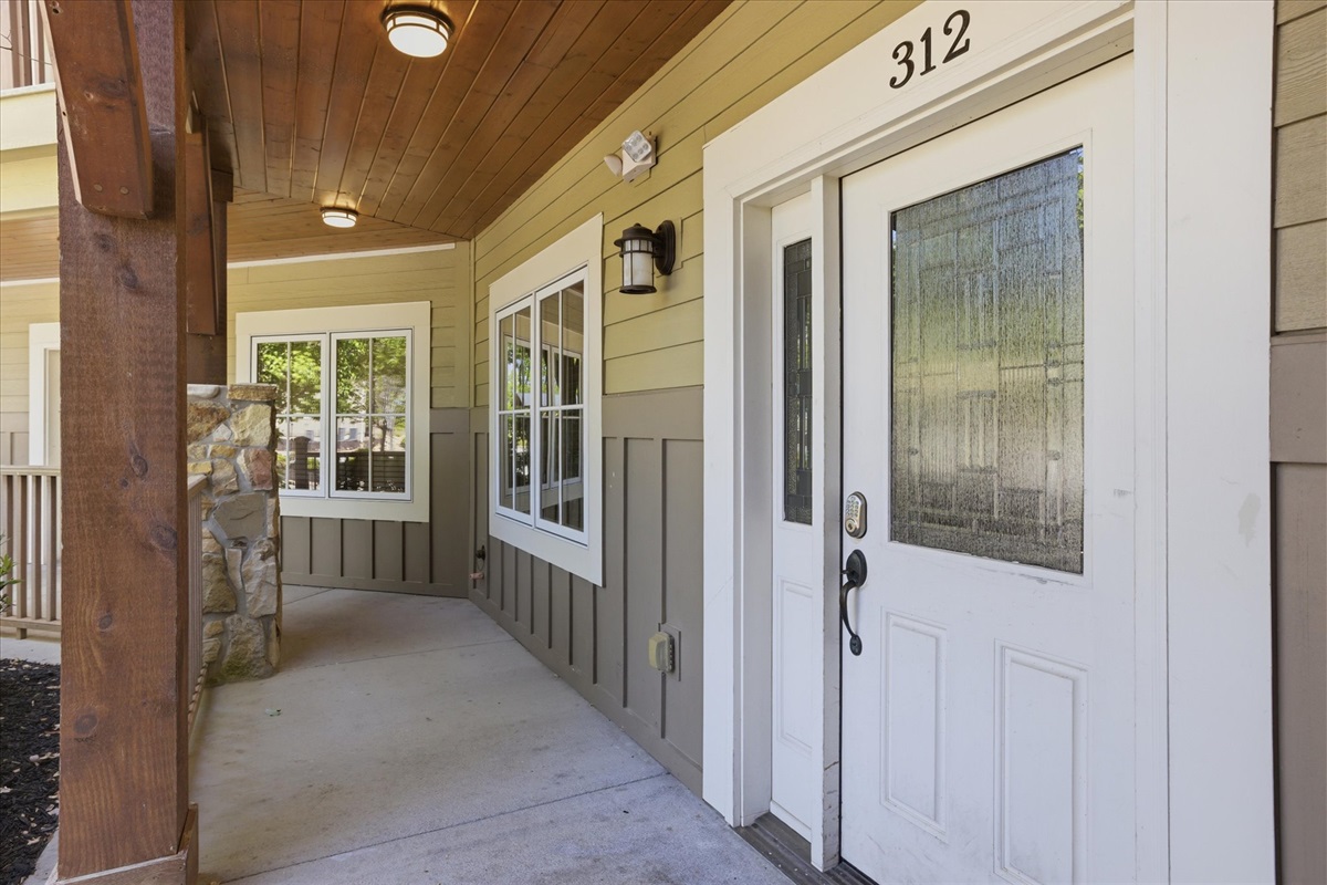 Welcome to Unit 312 at Timber Lodge! Easy and convenient entry with a smart lock for keyless access. This first-floor, two-bedroom unit offers single-level entry, making arrival, unloading, and coming simple and hassle-free.