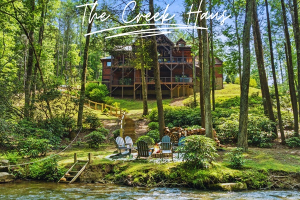 Welcome to The Creek Haüs! Experience the joy of escaping to a retreat right on the serene Fightingtown Creek. Enjoy tubing, swimming, fishing, or simply unwinding by the creek.