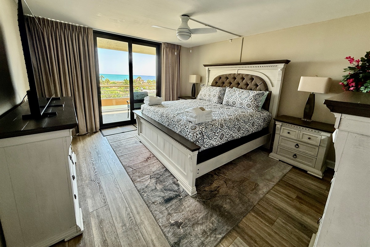 Primary Bedroom w/Sliding Glass Doors to Balcony