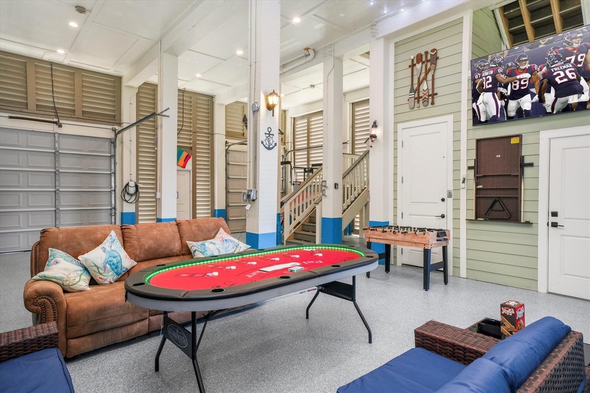 b126d739a0b24b9d8e3c5d6e00f76a3c Large | Beachhouse | Texas | TX | Vacation Homes | Galveston | Crystal Beach | Kokomo | Breezy Days | Beachfront Elegance | Sunrise Serenity | Southern Sands Property Management, LLC