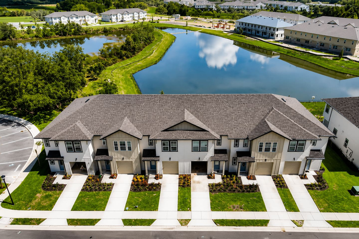 Charming neighborhood with lush green spaces and scenic views – ideal for a peaceful escape.