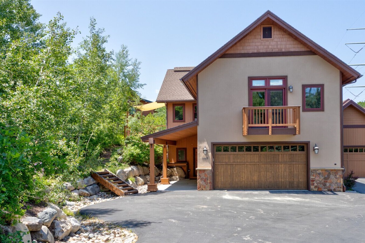 Exterior of Blue Sage Retreat