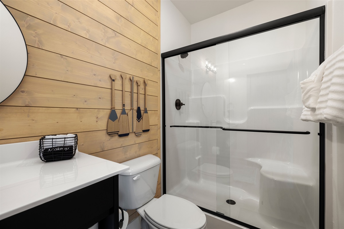 Upper Level Ensuite Bathroom