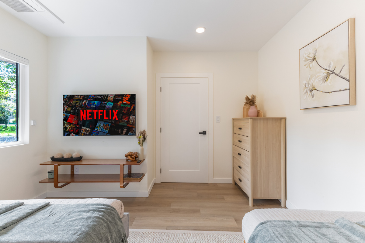Netflix, dresser, bench, nothing missing