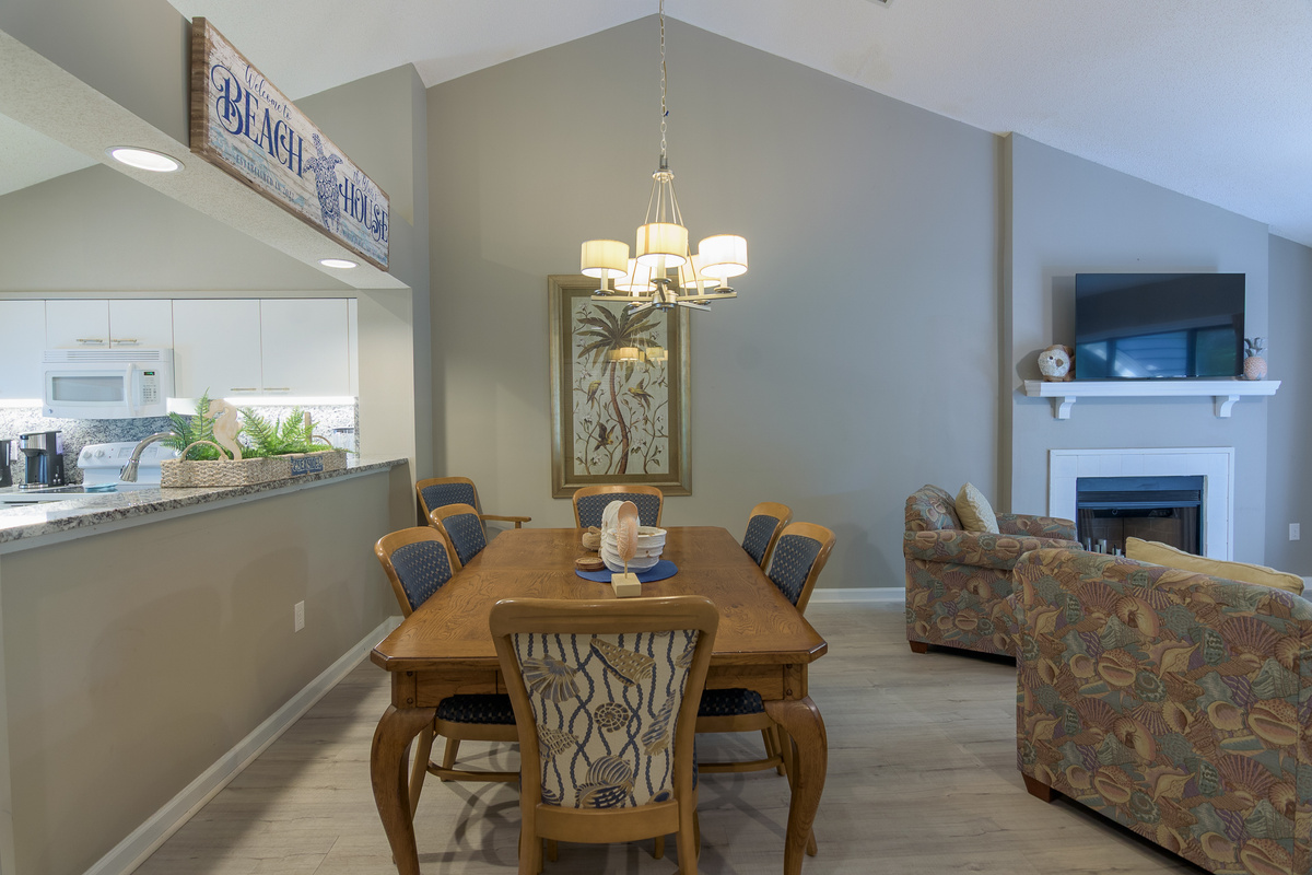Dining area with seating for 8