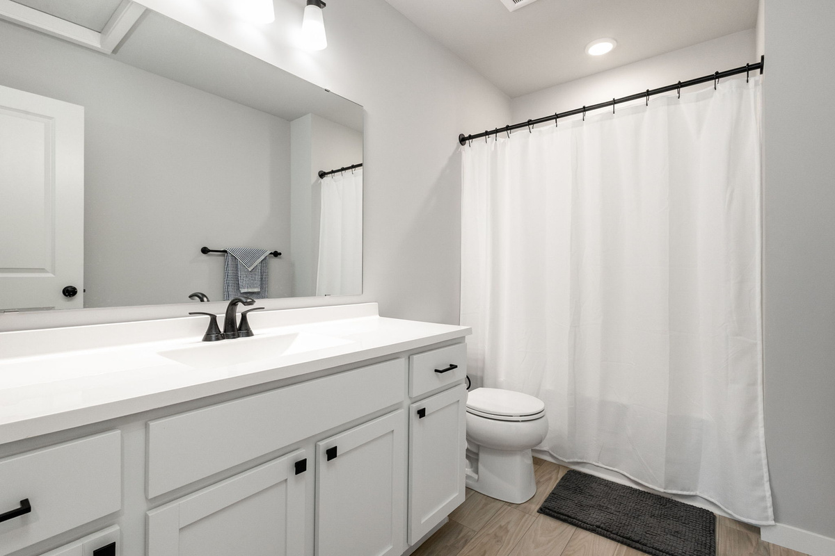 2nd Floor Bathroom