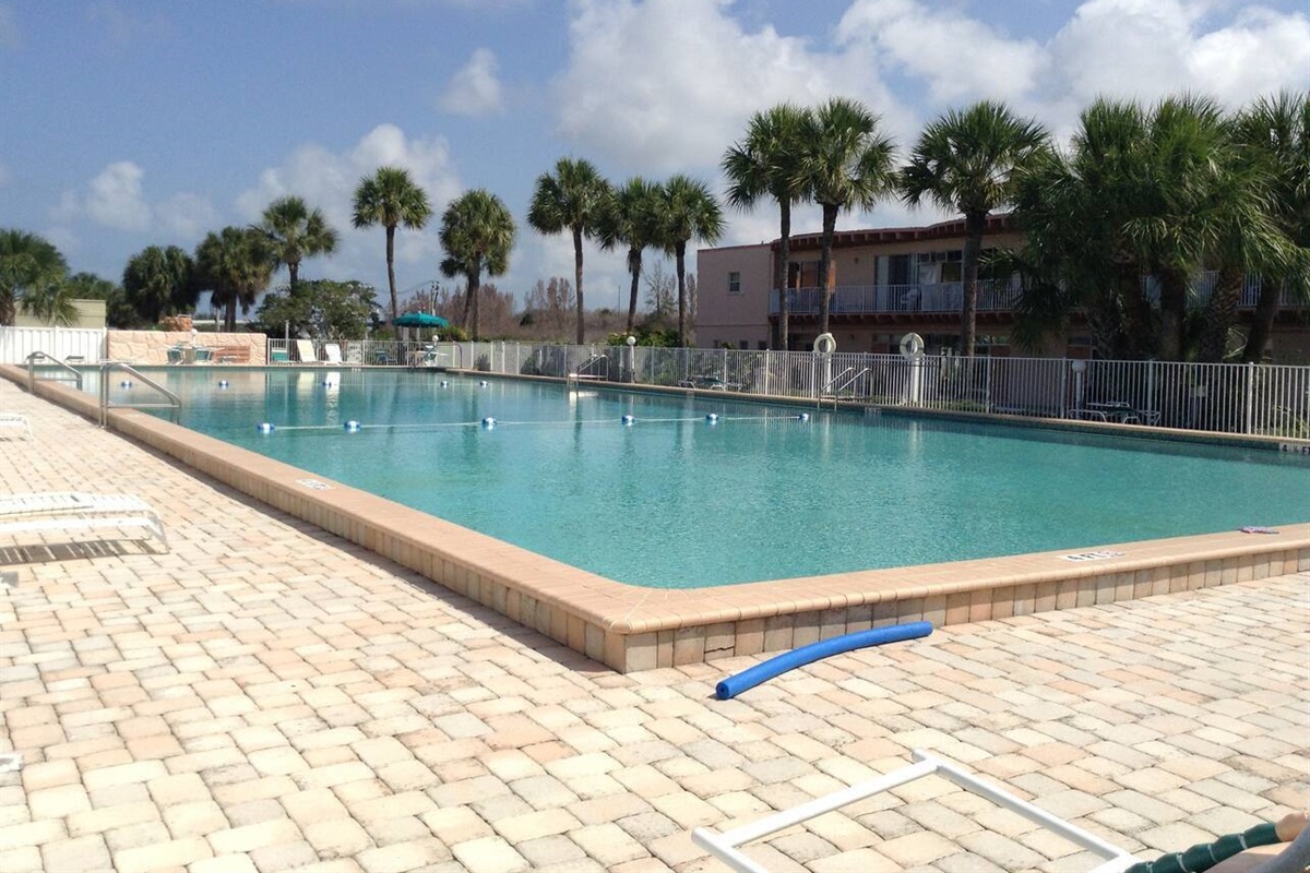 Another view of the pool 