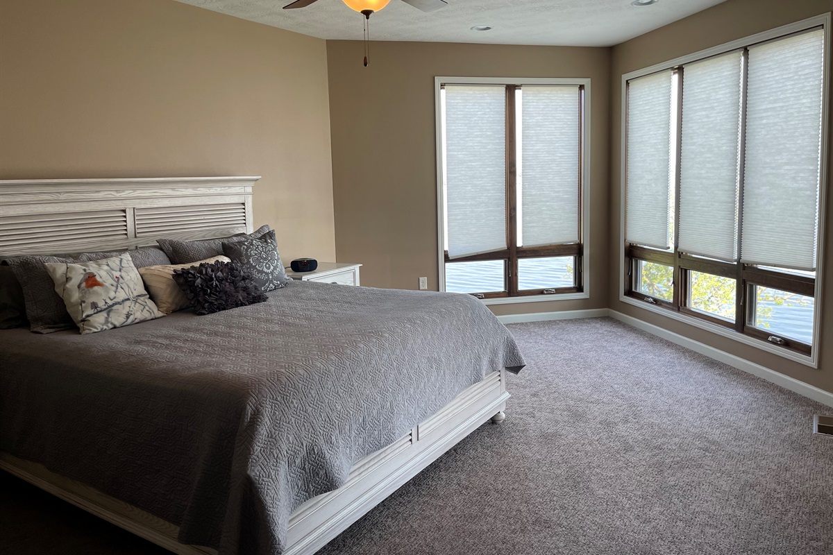 Master Bedroom w/King Bed