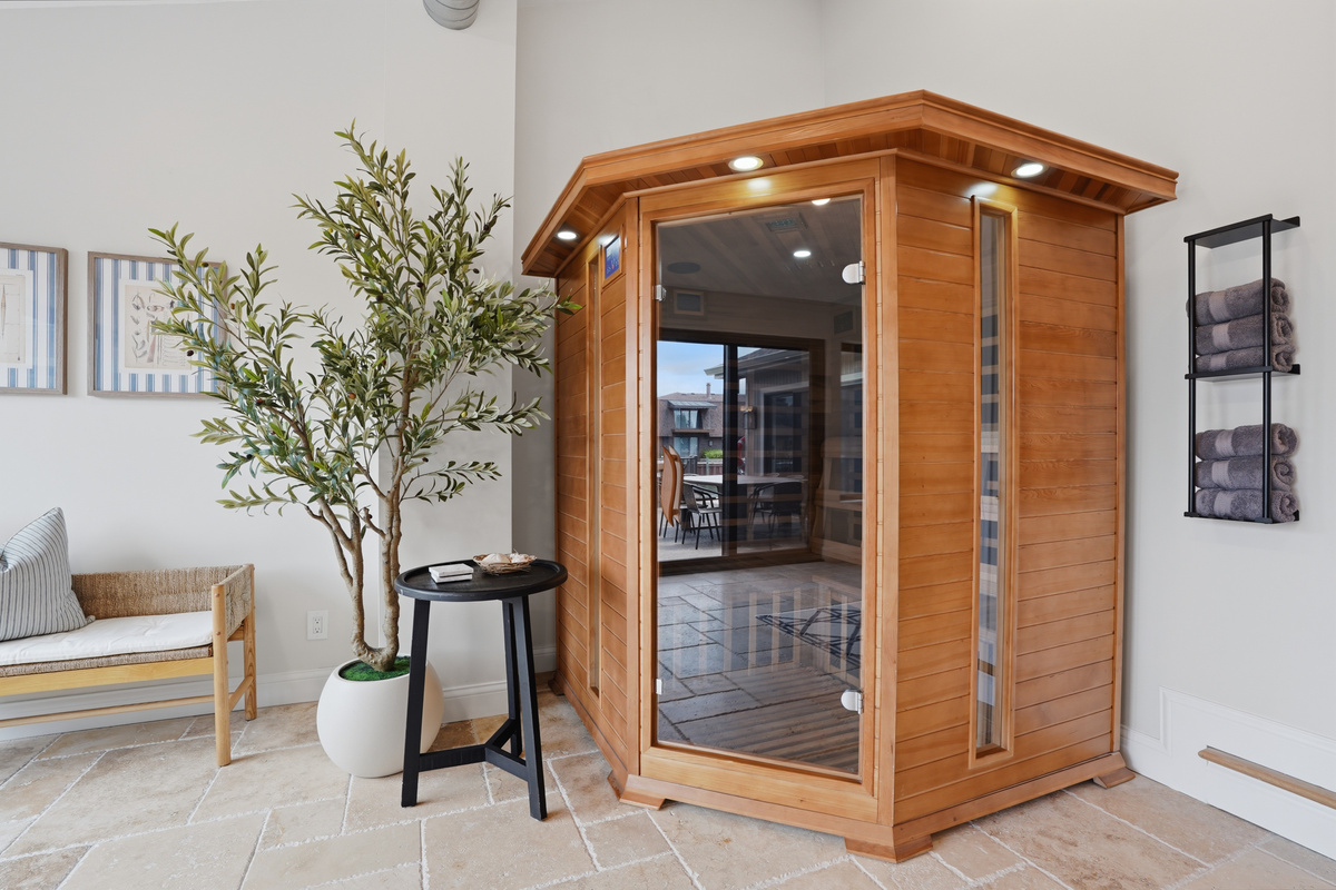 Relax and recharge in the private infrared sauna, offering a spa-like retreat to unwind, soothe muscles, and rejuvenate after a day of adventure.