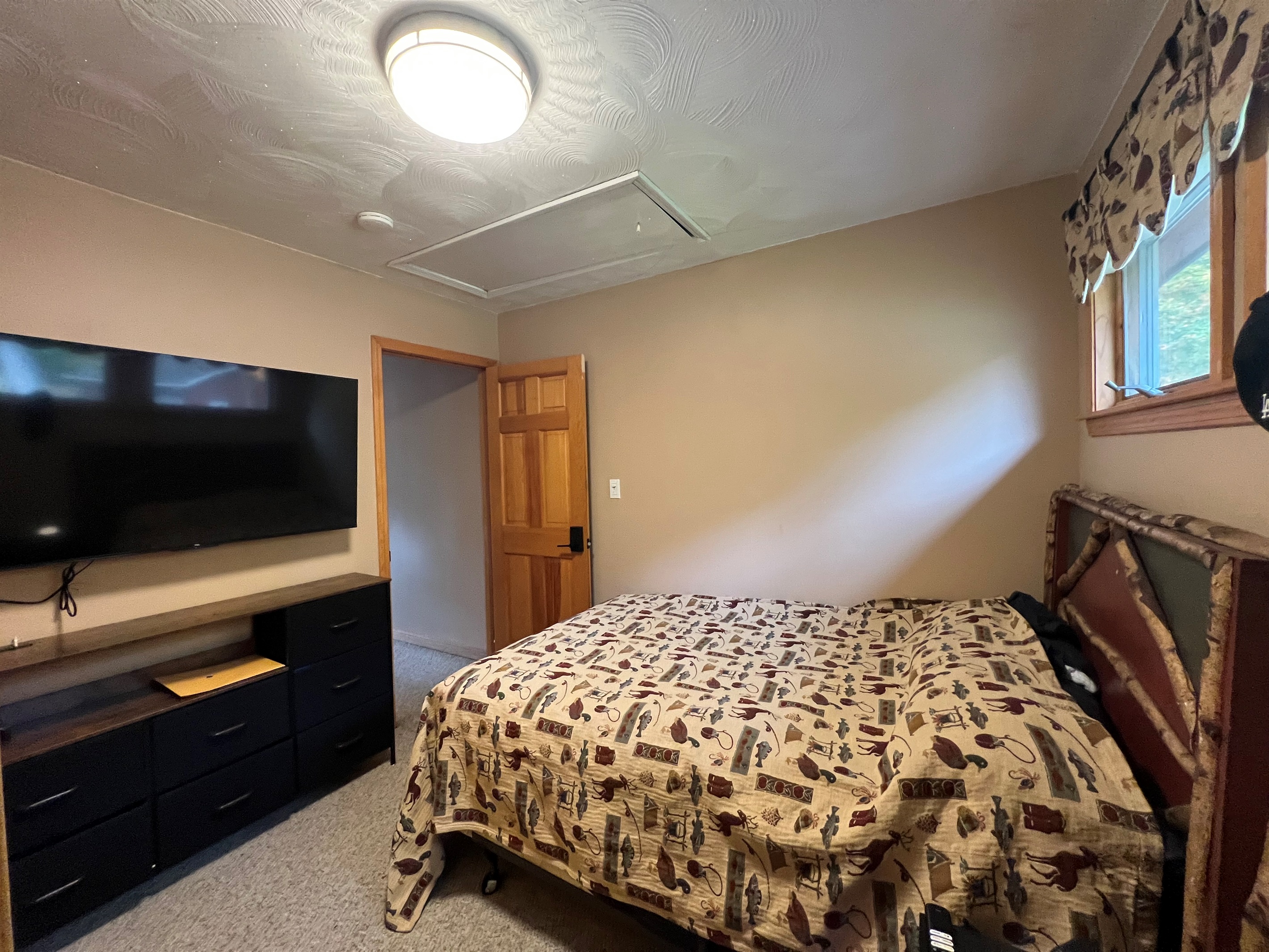 Separate guest room