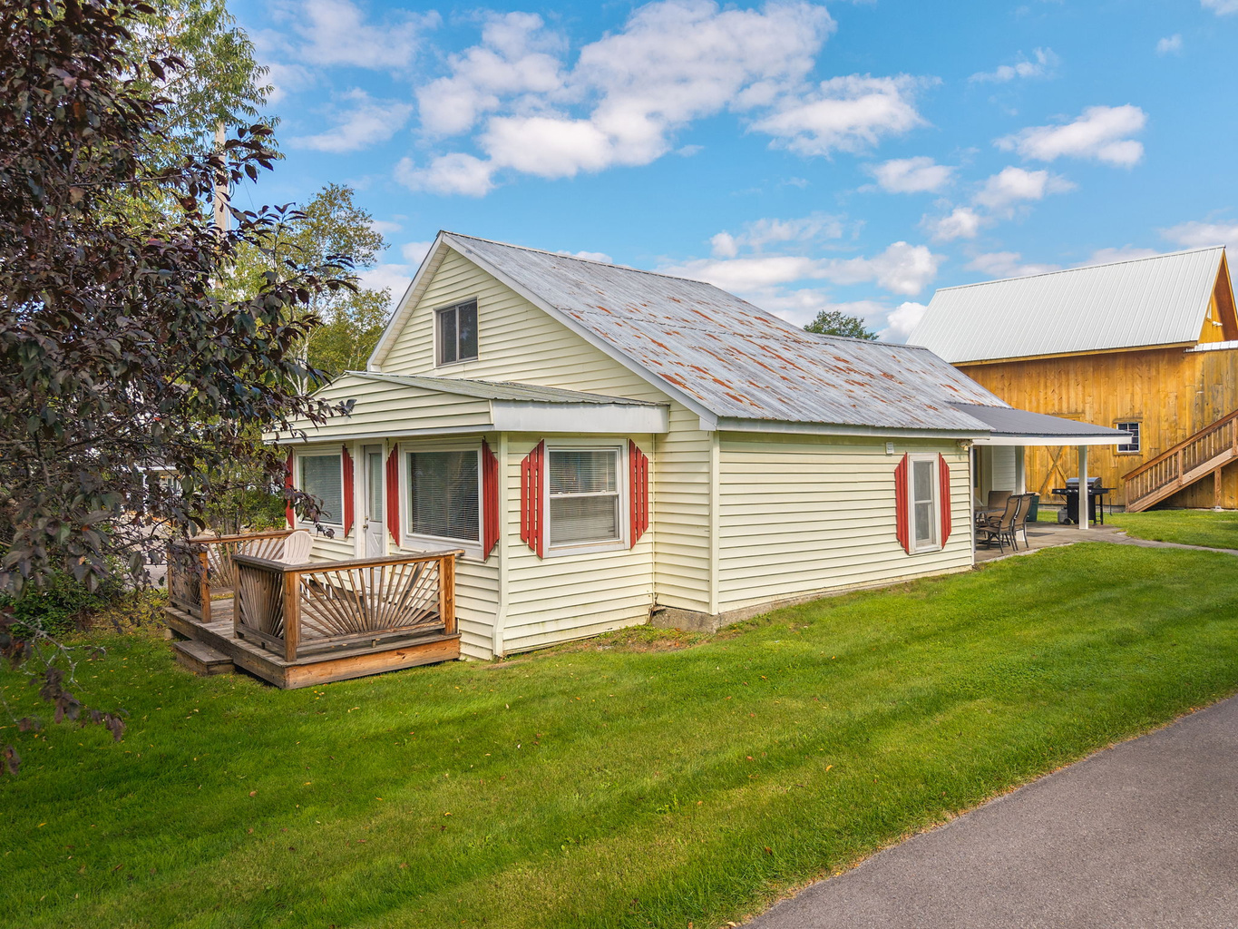 Welcome to 1825 Barn, a charming retreat.
