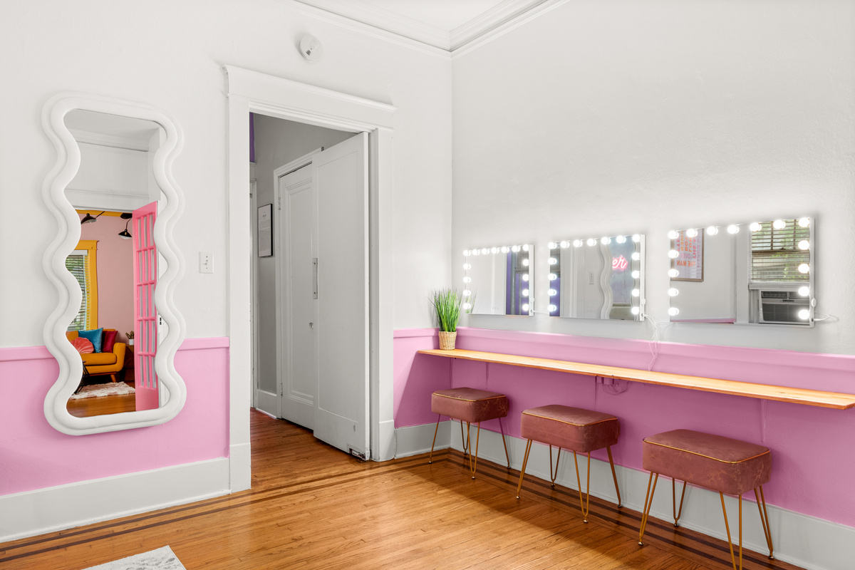 3 lit make-up stations for getting ready to hit the town.