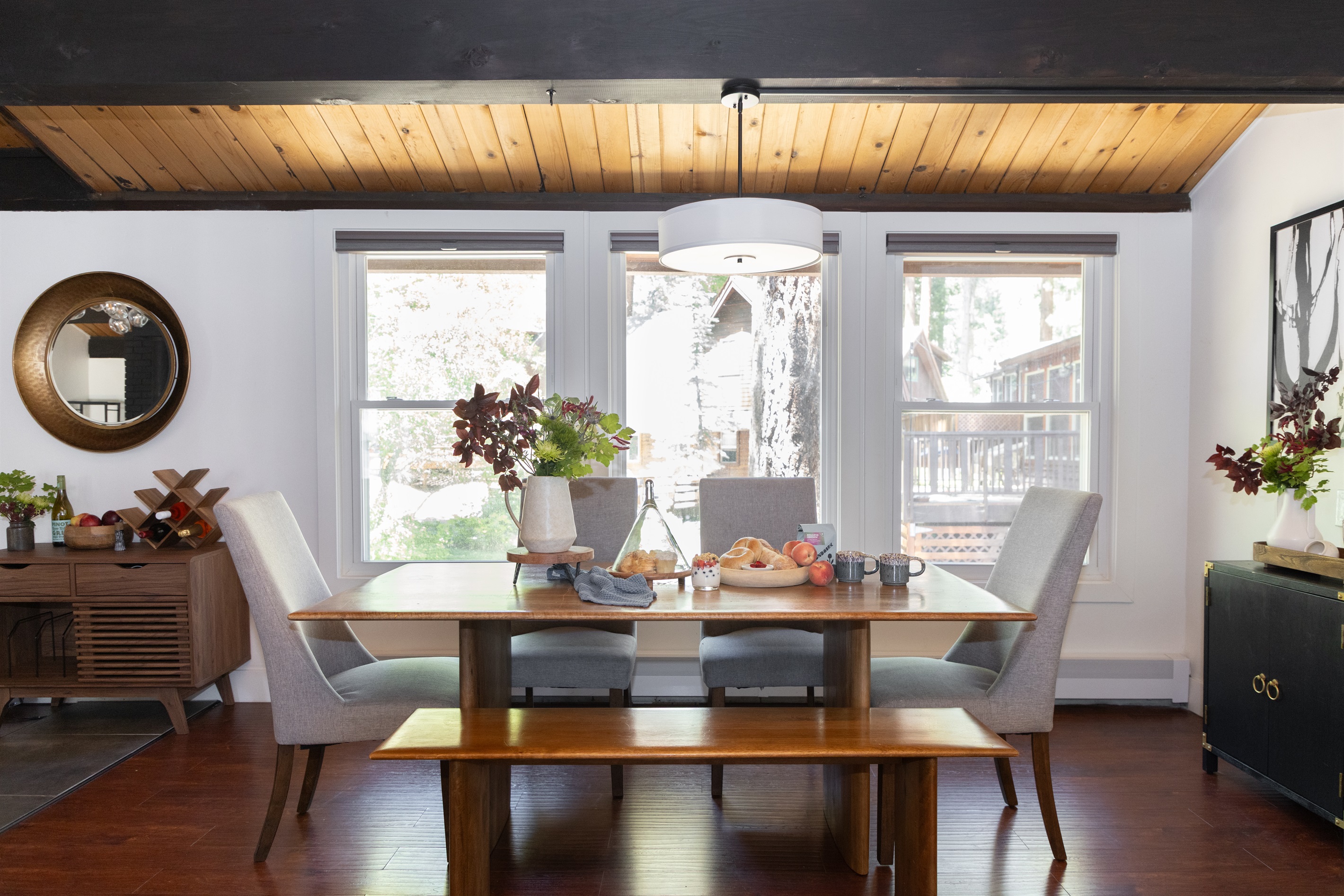 Seating for 7 at the large dining table.