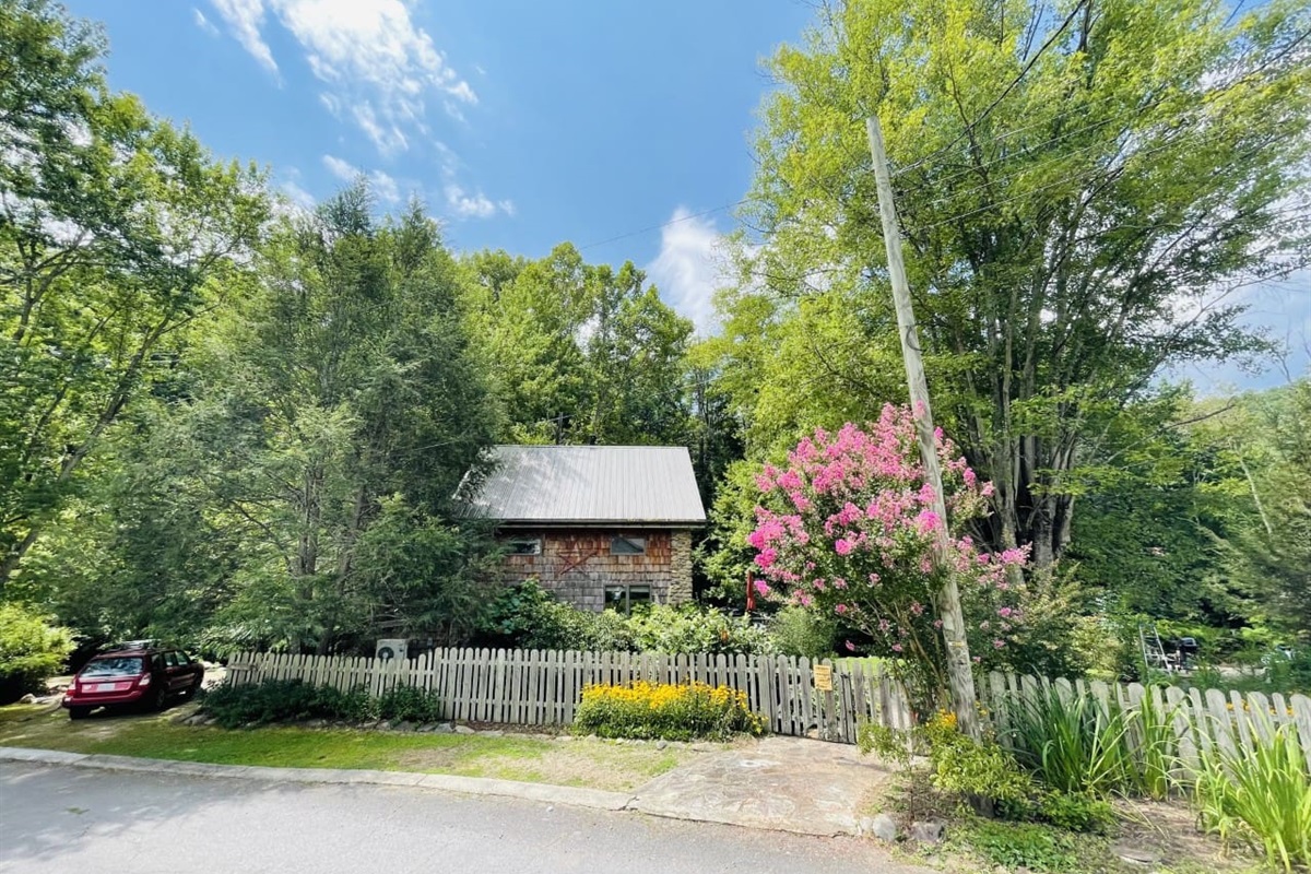 Stone Cottage is Summer bloom time
