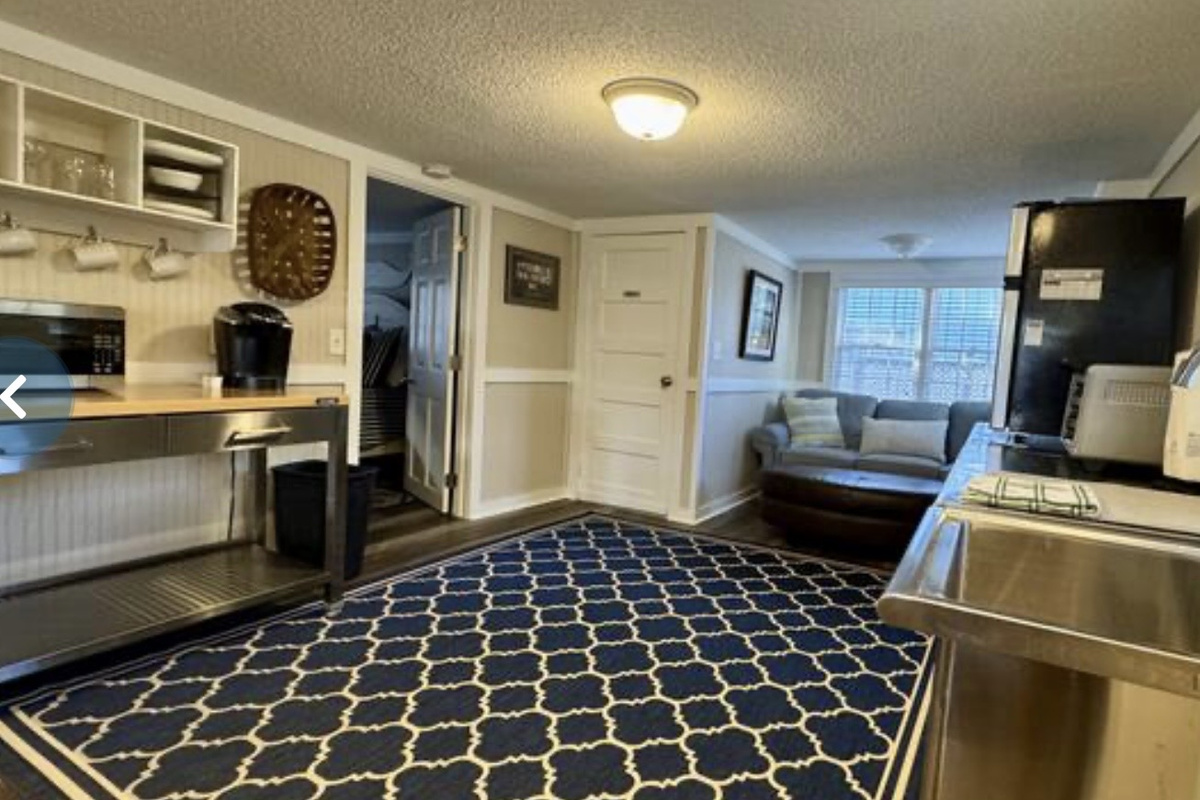 Settle into a comfortable bedroom designed for deep sleep after long beach days. ⭐