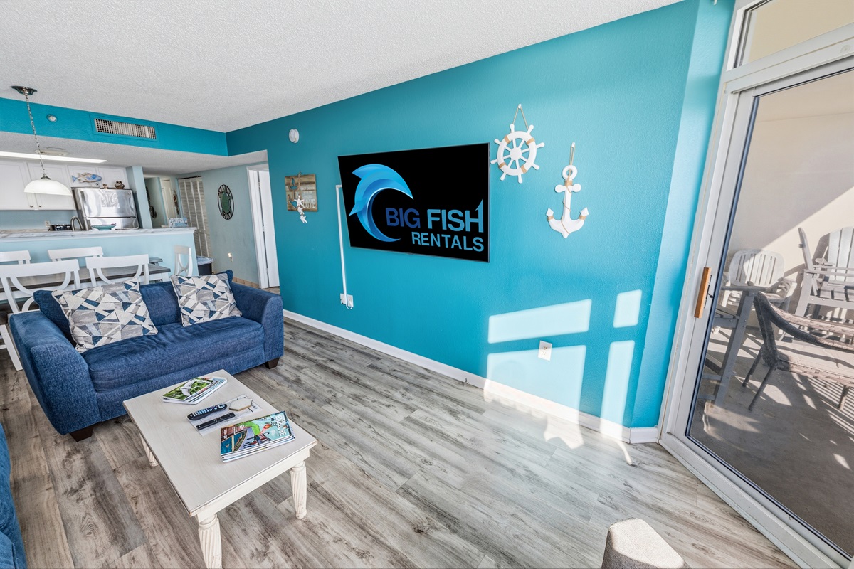 Living Room with Stunning Views🌊☀️