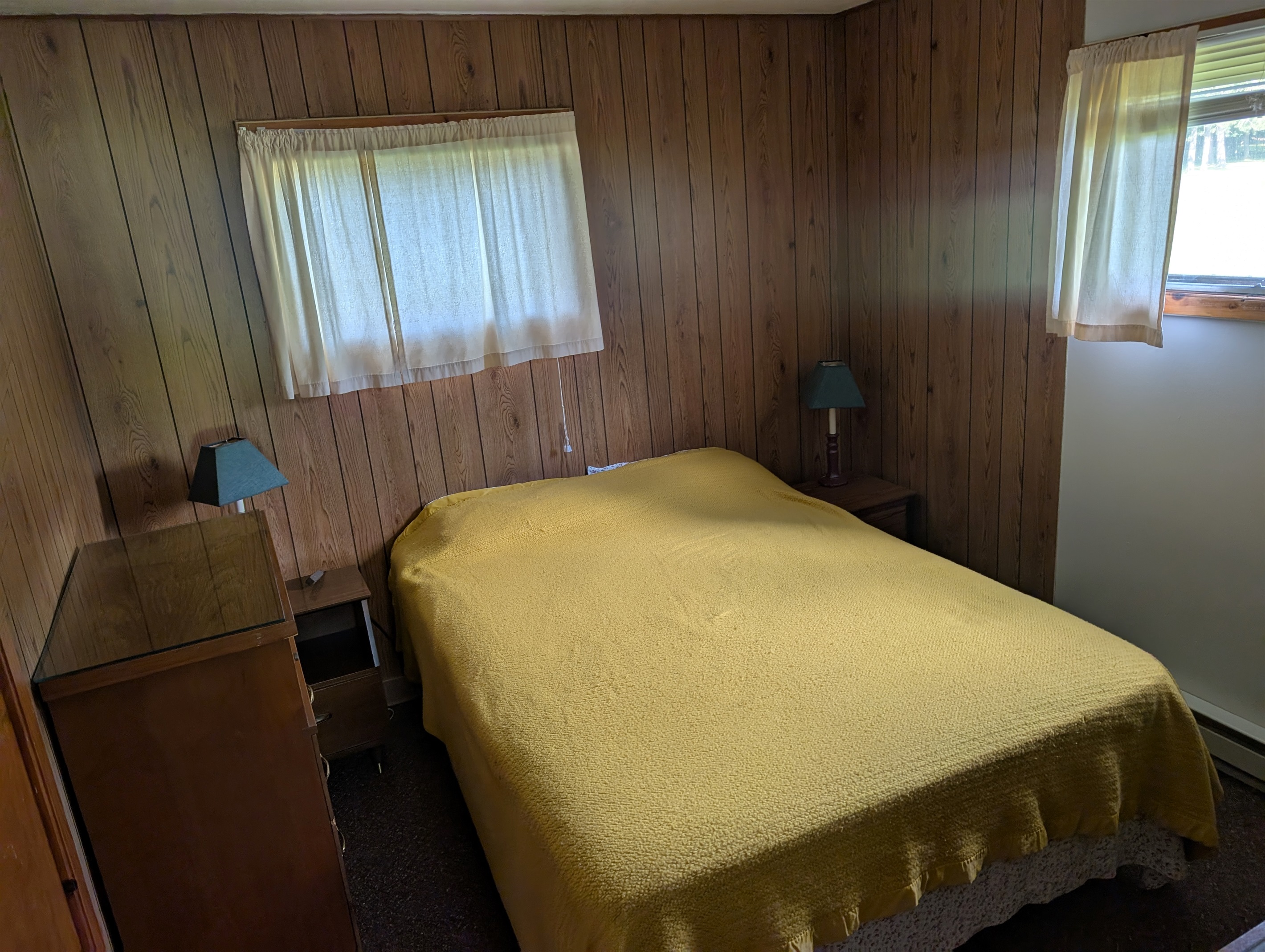 Full Bedroom