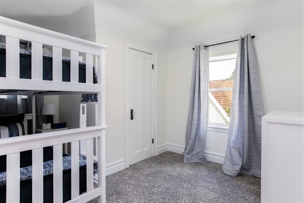 Freshly Updated 5BR2.5B 5min to ND Stadium, photo 15