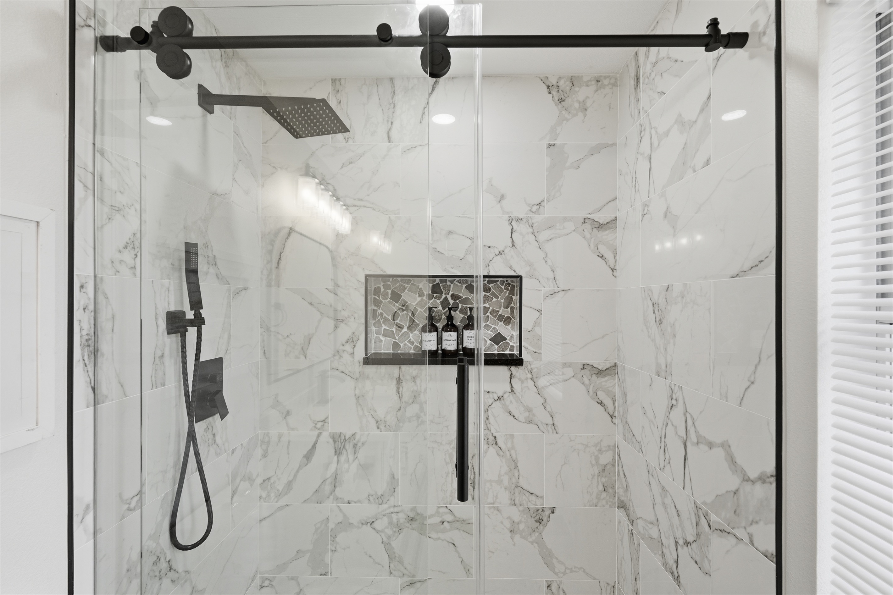 Beautiful bath panel.. refreshing all the stay..