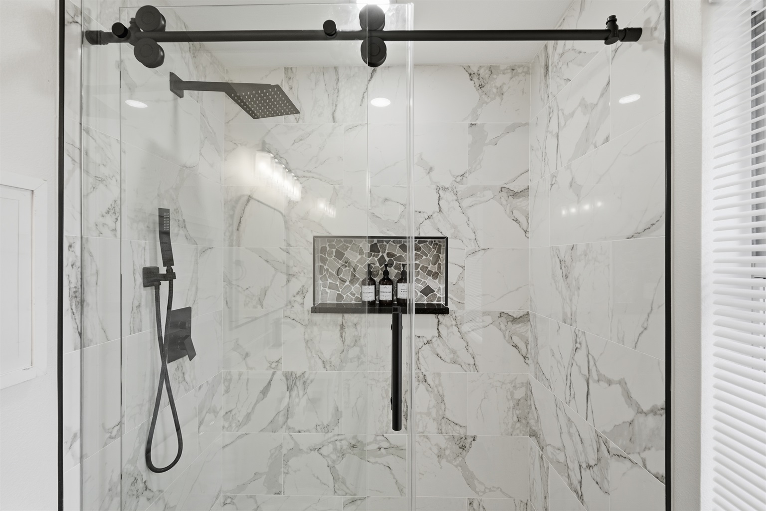 Beautiful bath panel.. refreshing all the stay..