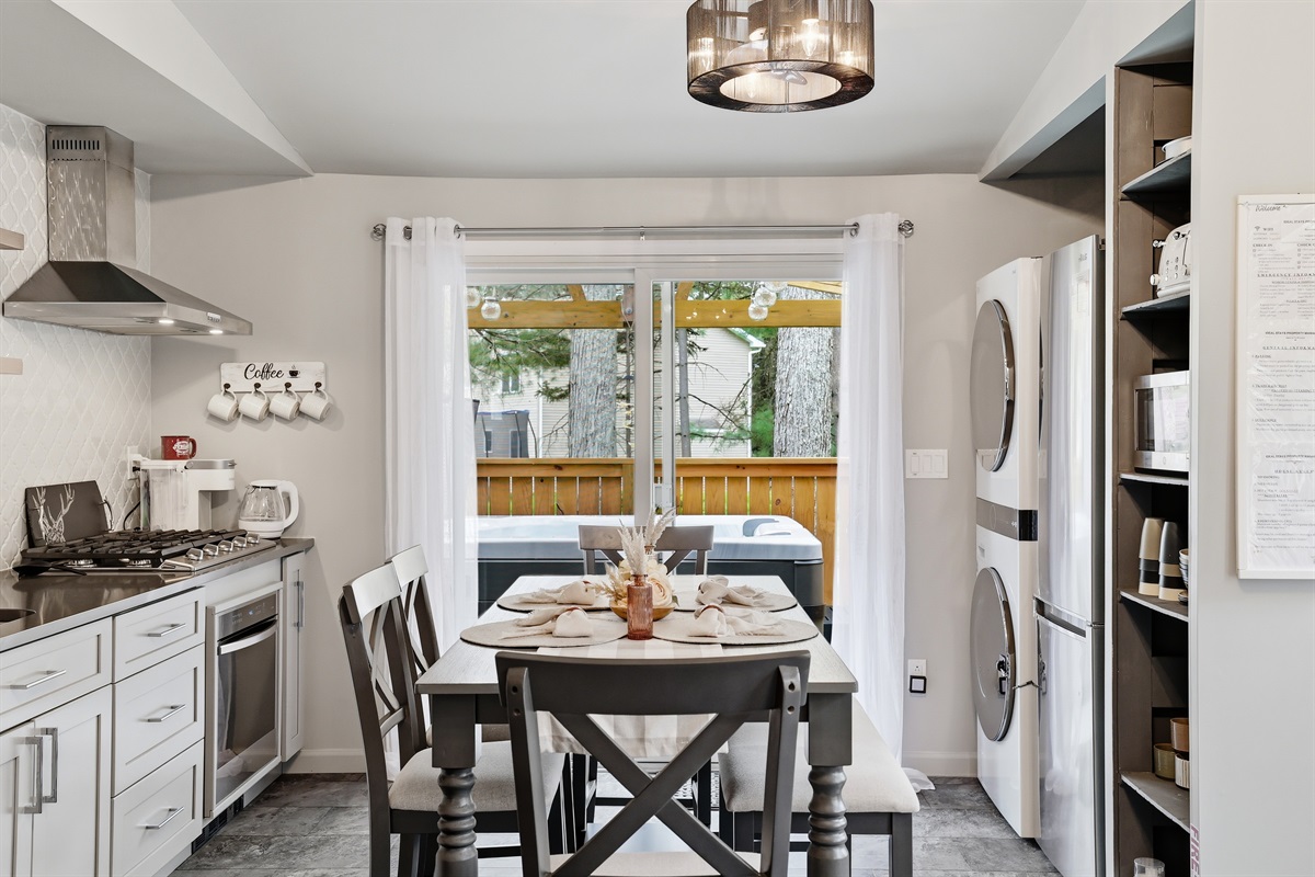 This cozy kitchen is the perfect space for any cook— Create delicious dishes while enjoying conversation. 