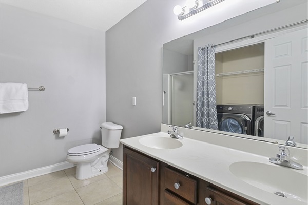 ND Luxury Townhome 8 min to ND Stadium!, photo 25