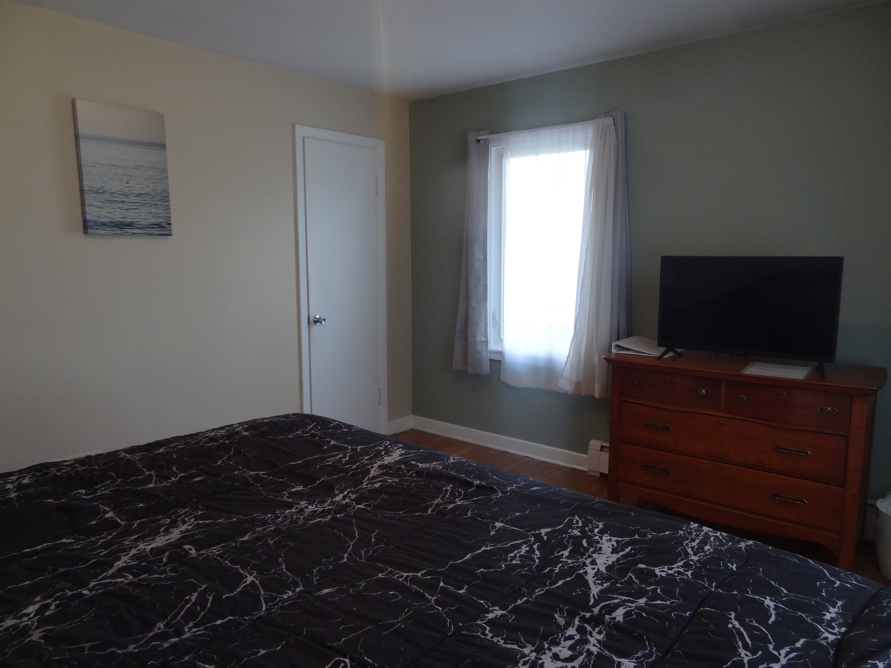 King bed with Roku smart TV