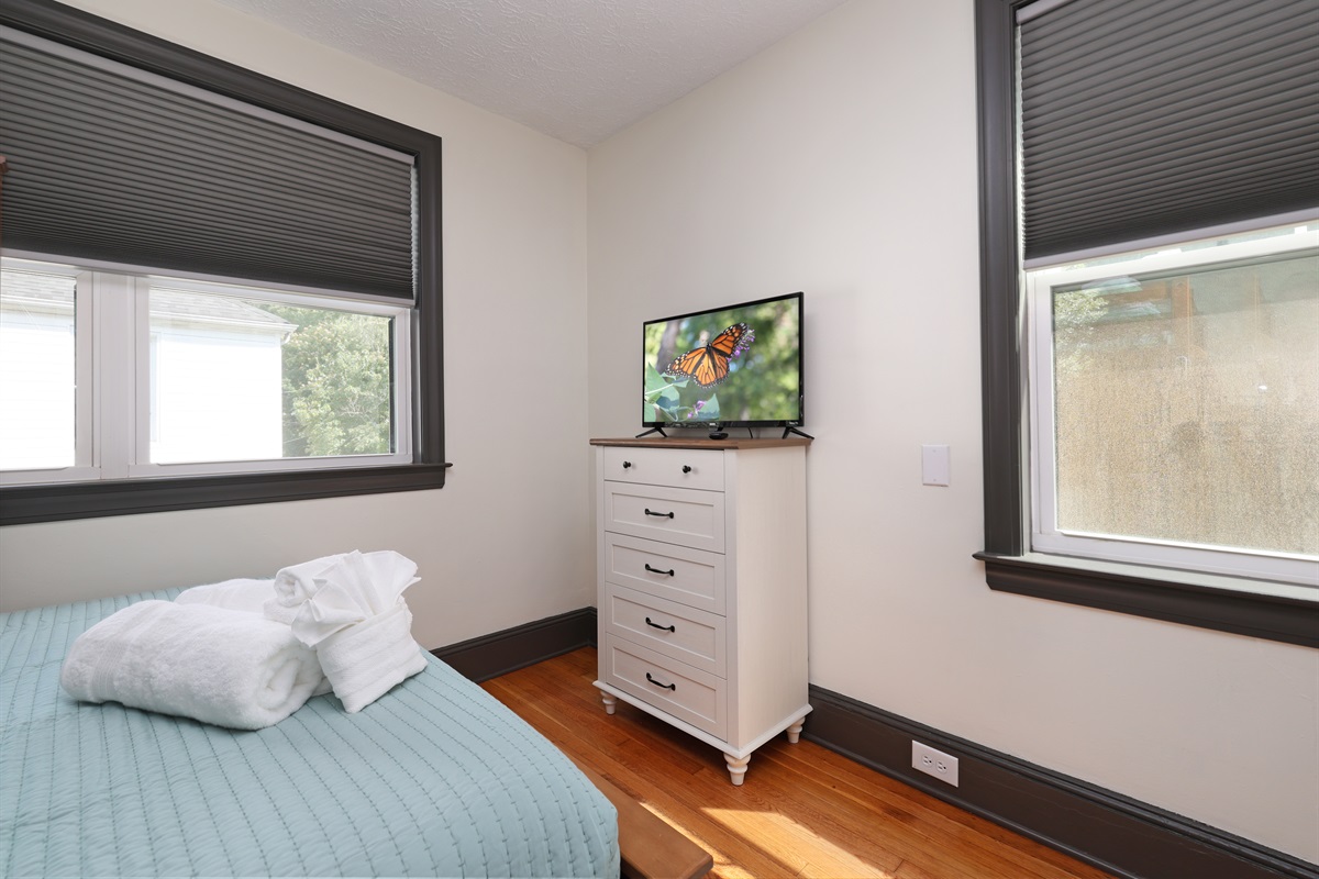 Bedroom 3 with Twin over Queen bunkbeds