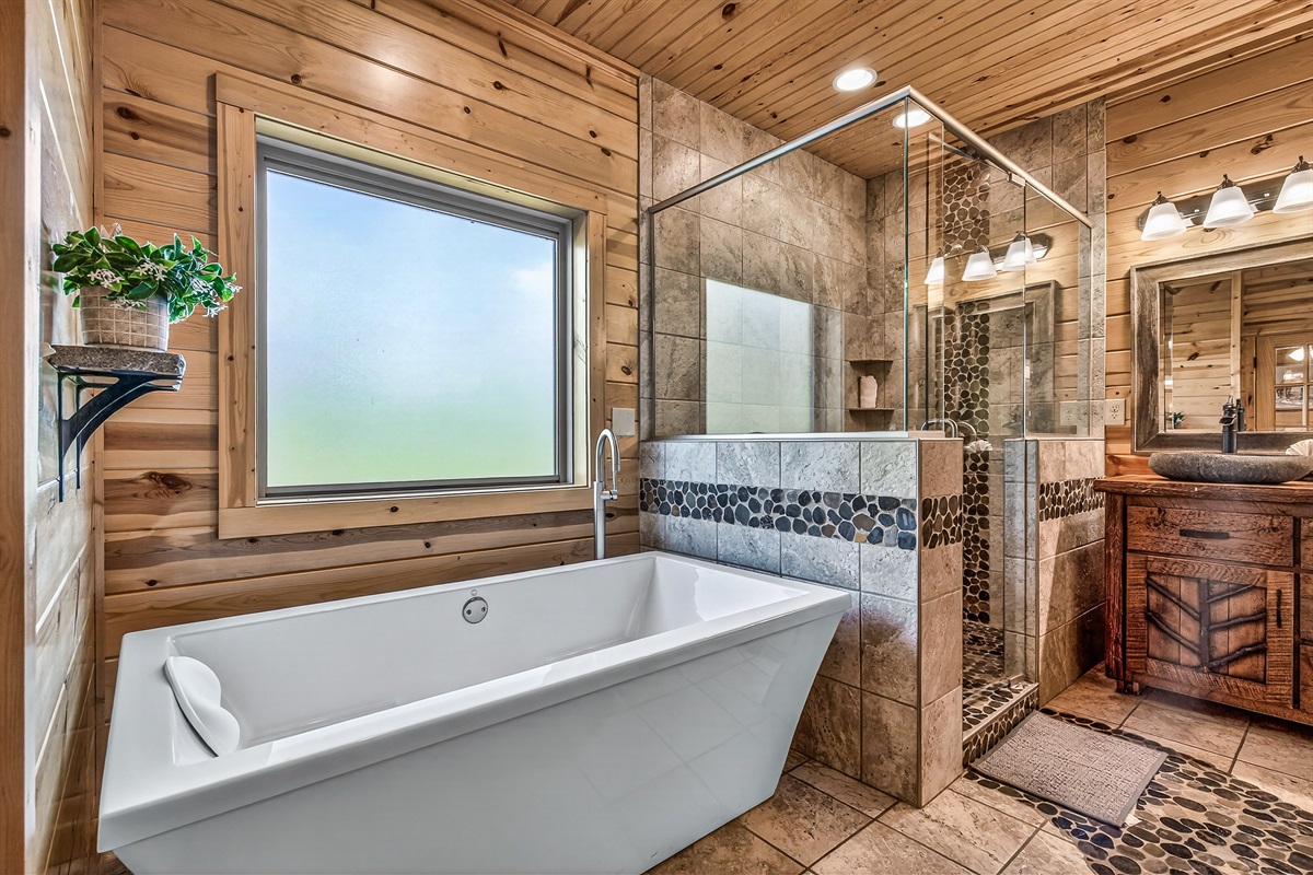 Relax in the Master bath soaking tub after hitting the trails .. or Dollywood