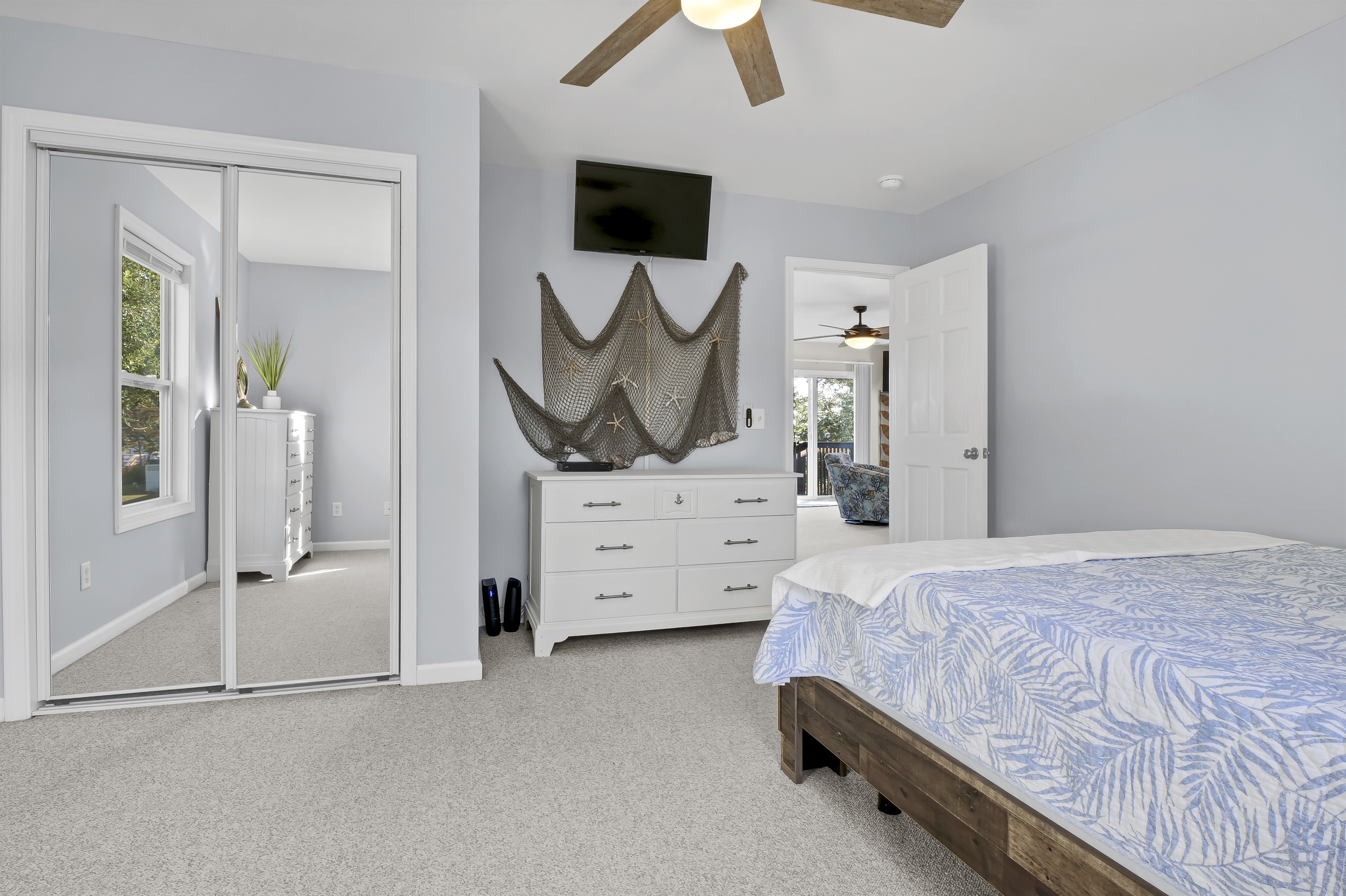 Upstairs Queen Bedroom 2