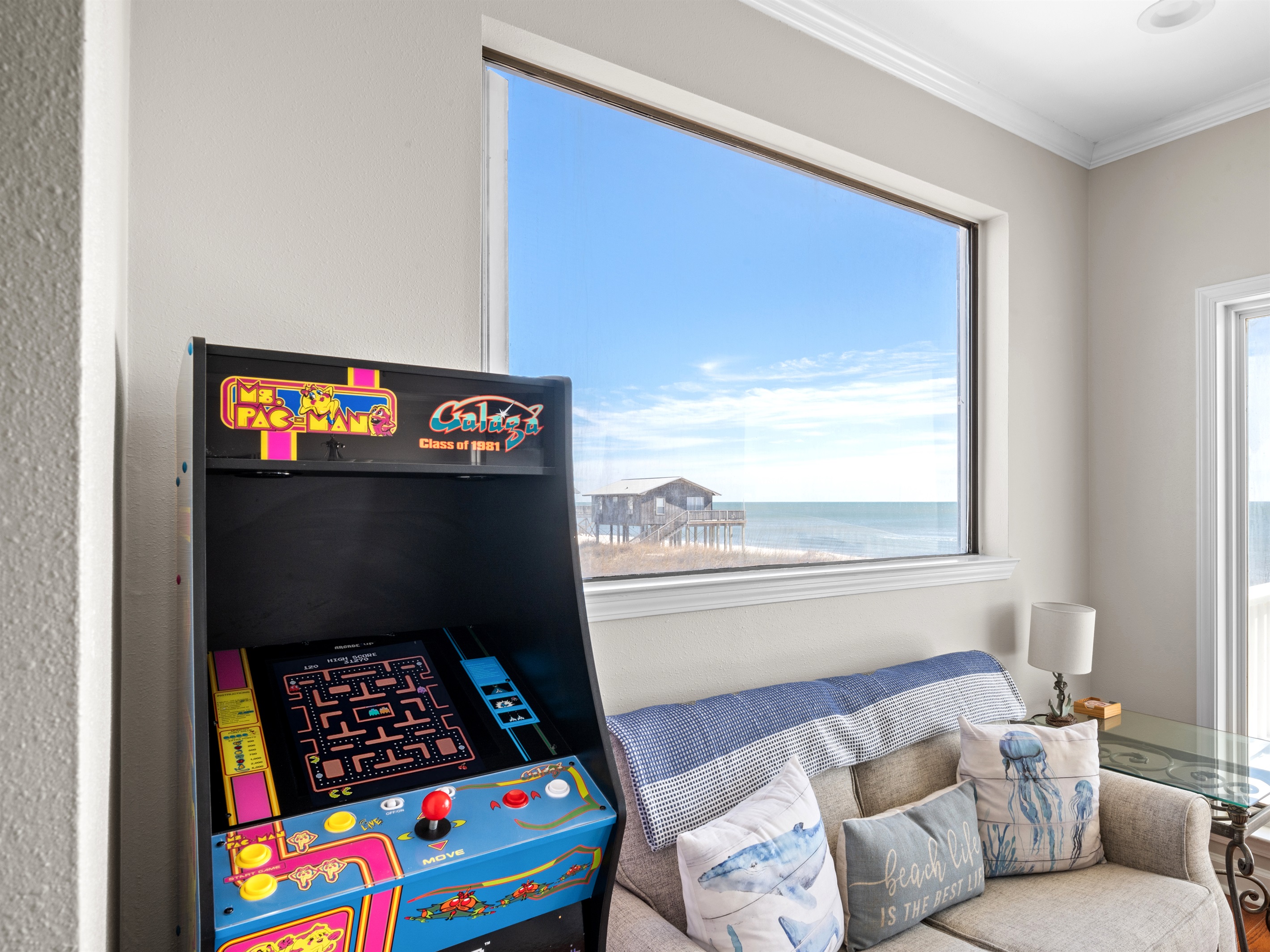 Arcade Machine with 12 classic games, including Ms Pacman and Galaga!