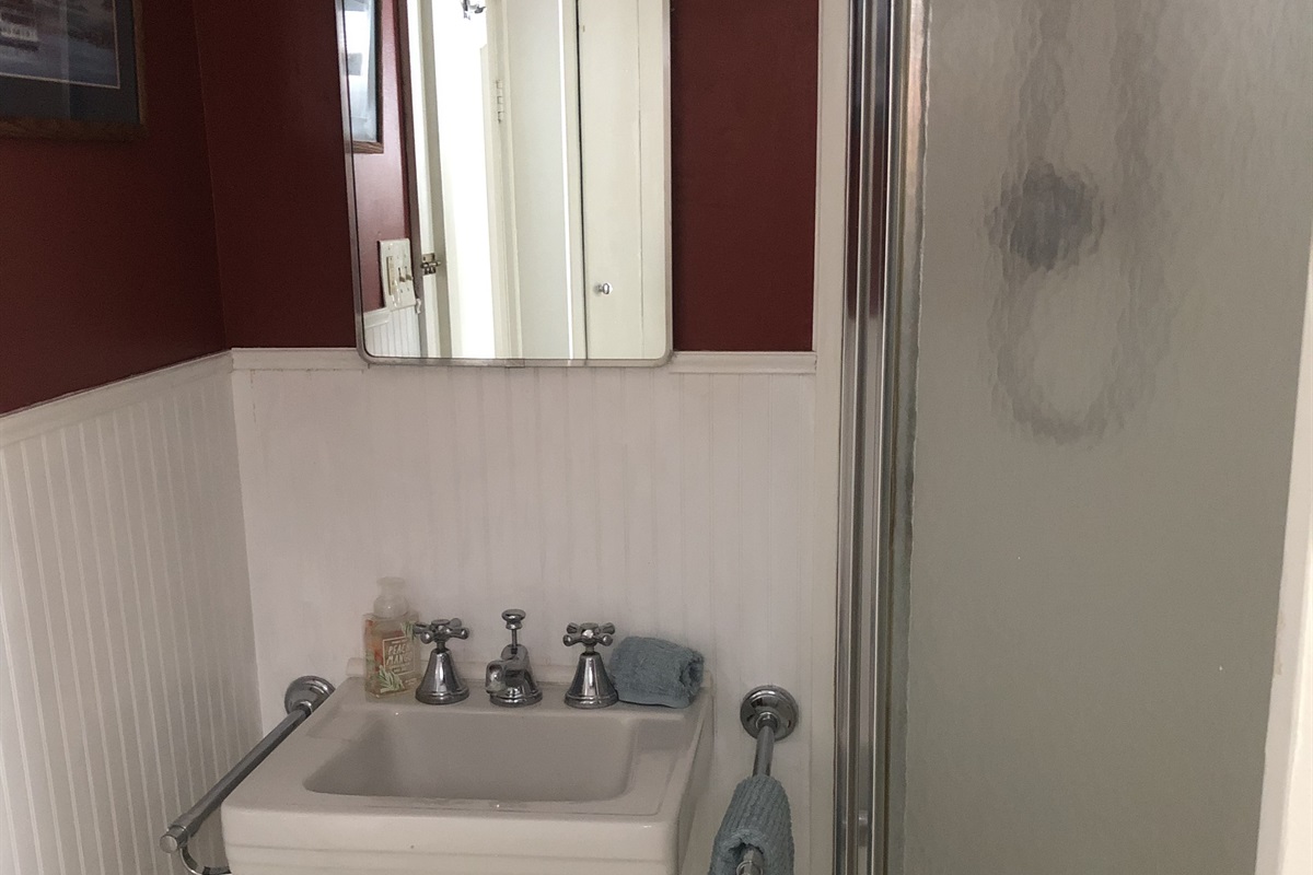 Main floor full bath